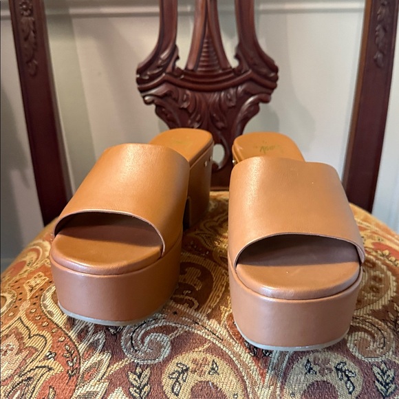 Beek Ibis Leather NWOT Platform Heel. Carmel color . Size 9 . - Picture 6 of 10